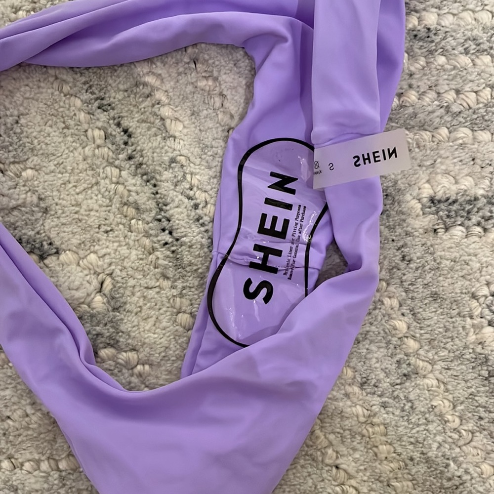 Lavender bikini - Picture 3 of 3